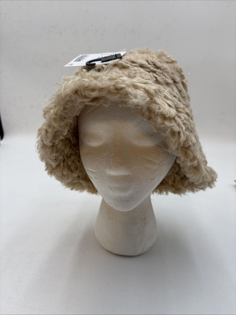 H&M Faux Fur Bucket Hat US SZ M 56